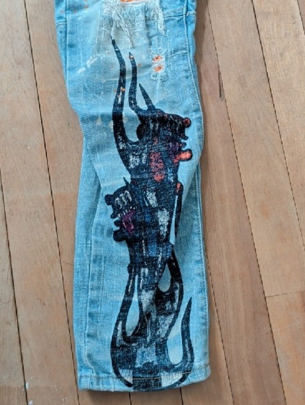 Smoke Rise NY Distressed Light Wash Jeans with Star & Graphic Patches 34 x 32 - Picture 5 of 10